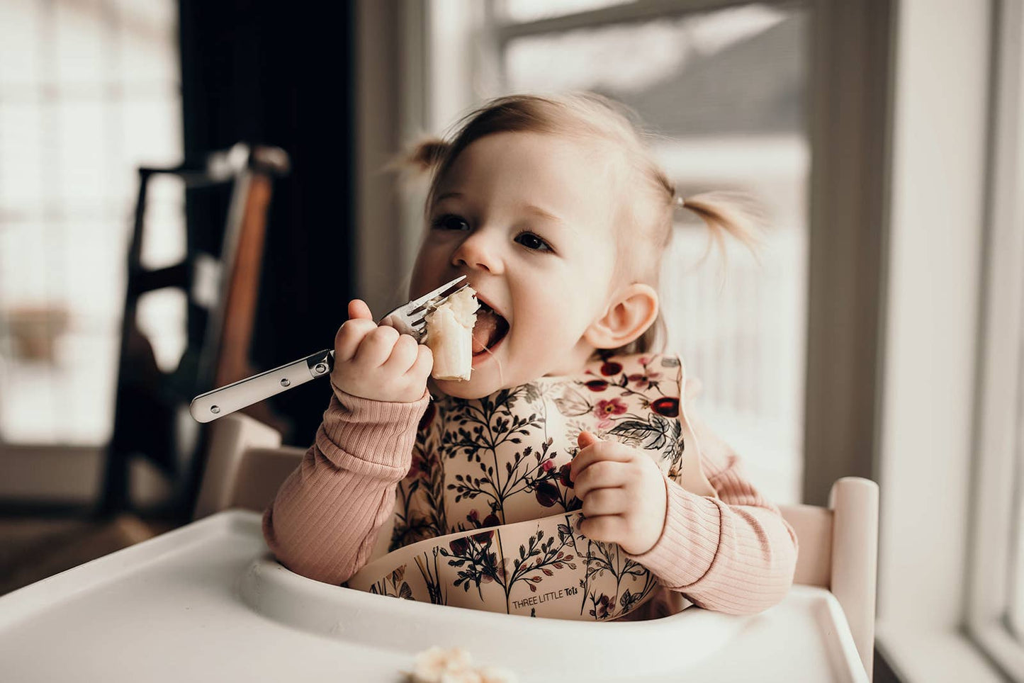 Flower Print Silicone Bib with Crumb Catcher